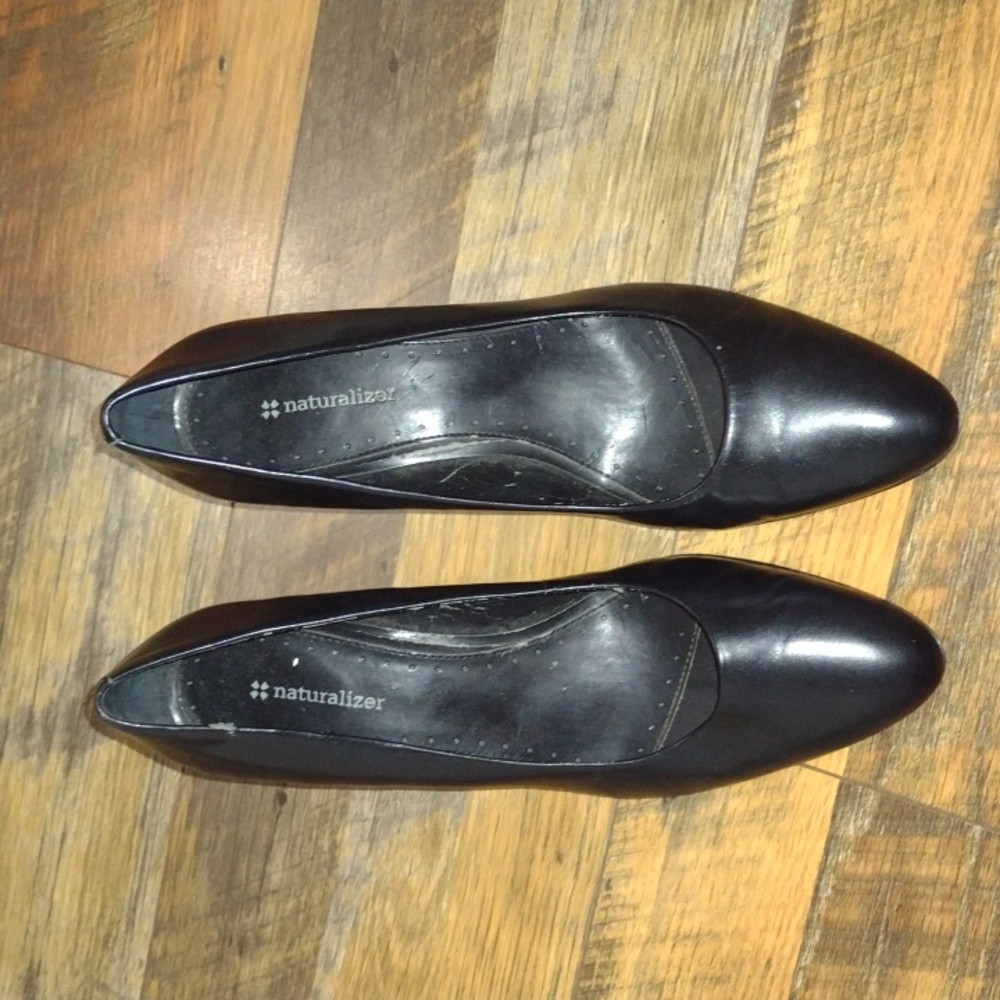 Black heels upper leather material Women's Size 9